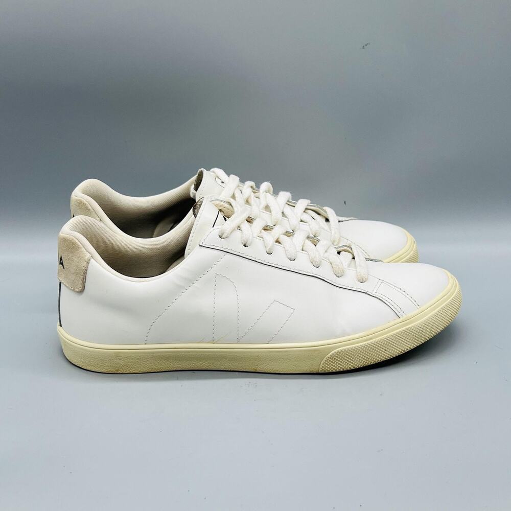 Veja Shoes Women 9 White Leather Low Top Casual Trainer Sneakers Comfort Walking